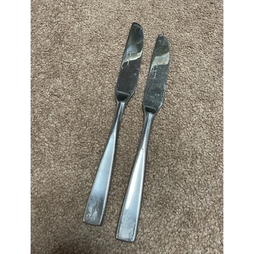 Rogers Co Stainless Steel Flatware 2 Matching Knives Stanley Roberts